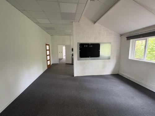 1A, Toll Gate Estates, Stanbridge Earls, Romsey, SO51