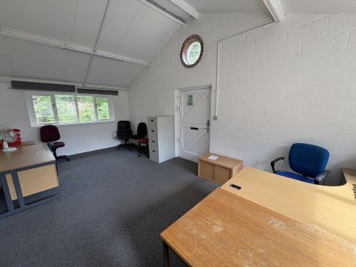1A, Toll Gate Estates, Stanbridge Earls, Romsey, SO51