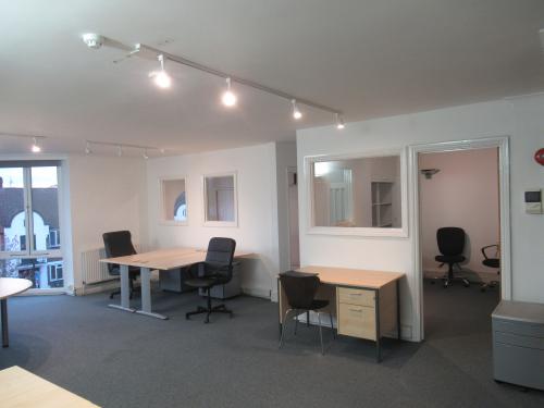 16 West Barnes Lane, Raynes Park, London, SW20