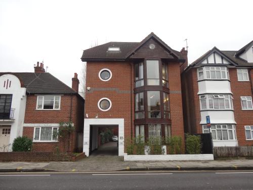 16 West Barnes Lane, Raynes Park, London, SW20