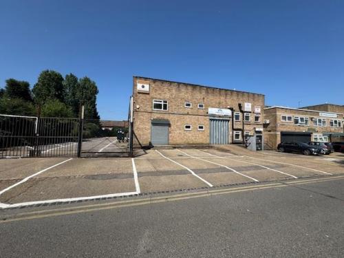 Unit 4, 10-11 Halifax Road, High Wycombe, HP12