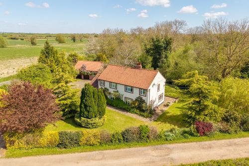 1 Kingshaugh Farm Cottage, Lincoln Road, East Markham, NG22