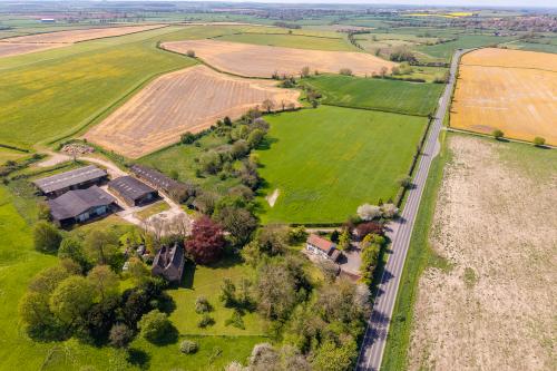 1 Kingshaugh Farm Cottage, Lincoln Road, East Markham, NG22