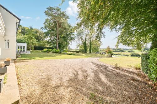 White Lodge, 39 Wroxham Road, Coltishall, Norwich, NR12