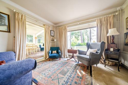 White Lodge, 39 Wroxham Road, Coltishall, Norwich, NR12