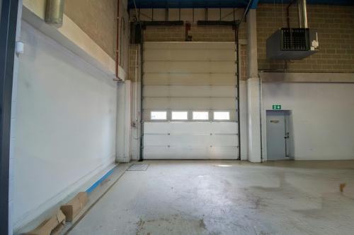 Unit 8, Maple Grove Business Centre, Lawrence Road, Hounslow, TW4