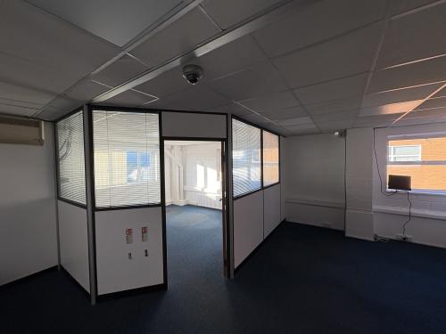 Unit 5, Rutherford Way Industrial Estate, Rutherford Way, Crawley, RH10