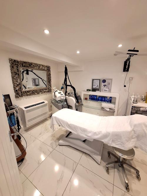 246 High Street, Cranleigh, GU6