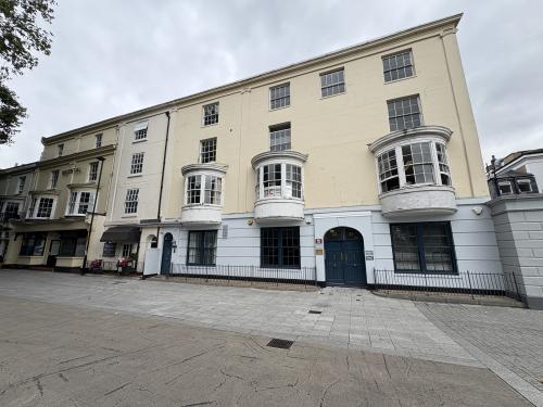 33 Queens Terrace, Southampton, SO14