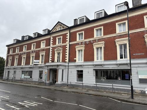 25-26 Royal Mail House, Terminus Terrace, Southampton, SO14