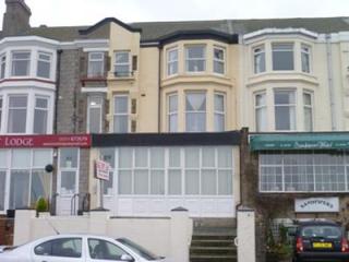 24 THE ESPLANADE, Fleetwood, FY7