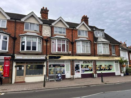 The Broadway, 3 High Street, Hadlow, Tonbridge, TN11