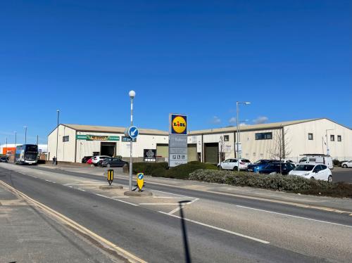 Unit 4, Cyril Richings Business Centre, 202 - 210 202 - 210 Brighton Road, Shoreham, BN43
