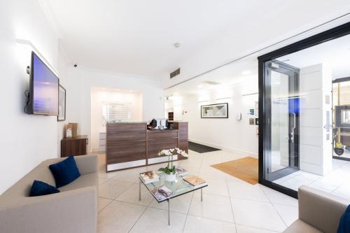 21-22 Grosvenor Street, Mayfair, London, W1K