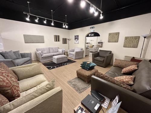Unit 7, Riverside Business Centre, Victoria Street, High Wycombe, HP11