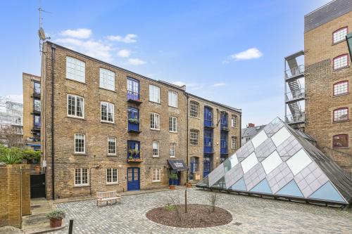 1 Canvas House Jubilee Yard, Queen Elizabeth Street, Shad Thames, London, SE1