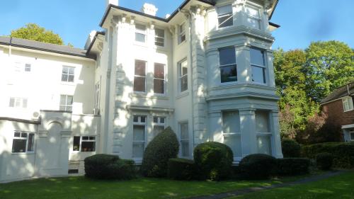 Suite, 10 The Sanctuary, 23 Oak Hill Grove, Surbiton, KT6