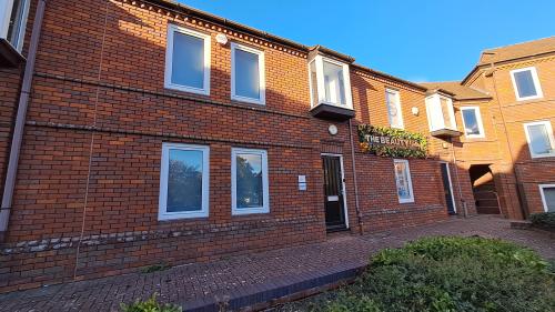 6 Bassett Court, Newport Pagnell, MK16