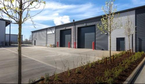 696 Stirling Road, Slough, SL1