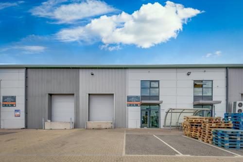 Unit 3, Thurrock Trade Park, Oliver Road, West Thurrock, RM20