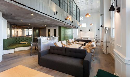 Liverpool Street, Finsbury, London, EC2M