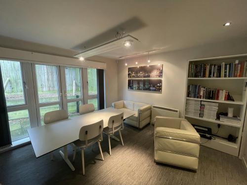 Studio 5&6 Design House, Guildford Road, Leatherhead, KT23