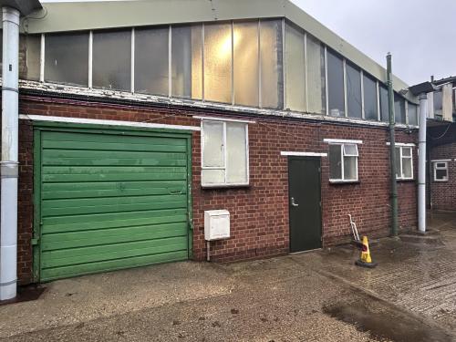 Unit 12, Chiltern Trading Estate, Earl Howe Road, Holmer Green, HP15