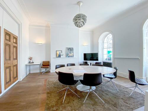 5 Fitzroy Square, Fitzrovia, London, W1T