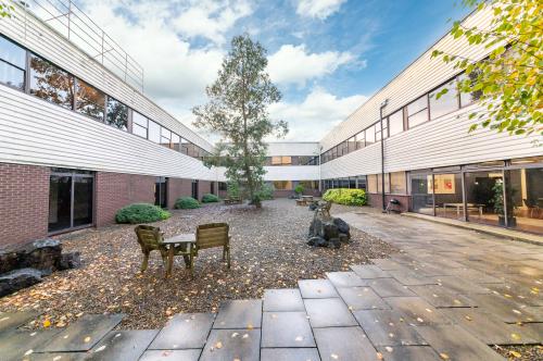 Gemini House, Groundwell Industrial Estate, HARGREAVES ROAD, Blunsdon, Swindon, SN25