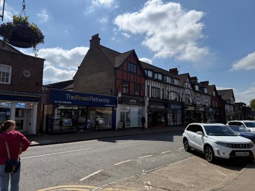 5 Jupiter Suites, 30 Packhorse Road, Gerrards Cross, SL9