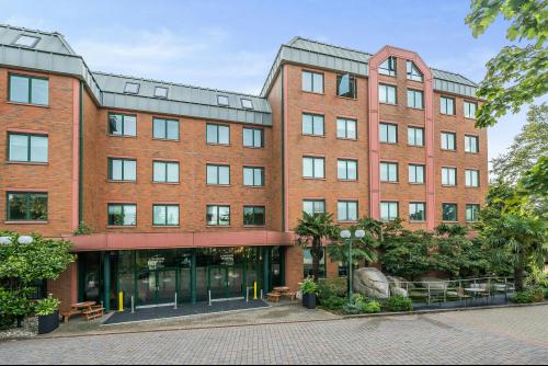 Studio 6, The Ridgeway, Mill Hill, London, NW7