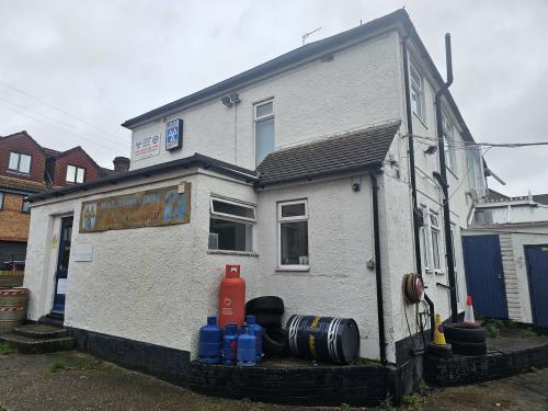 32 Montfort Road, Strood, Rochester, ME2