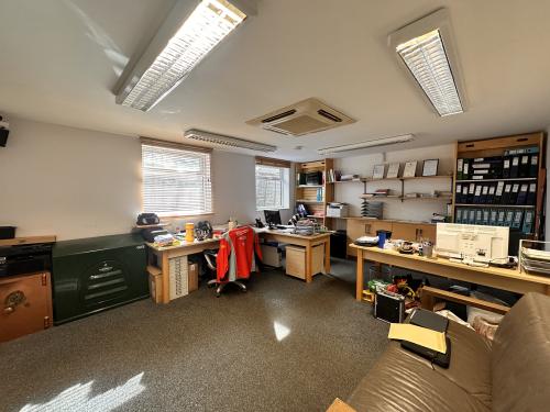 3 Poplar Walk, Caterham, CR3