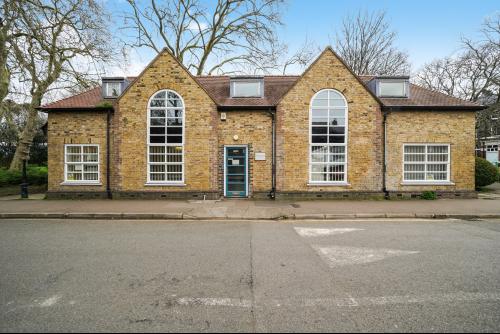 1 Highbury Crescent, Highbury, London, N5