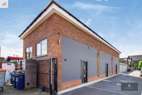 Units 2-4+6, Churchfield Way, North Finchley, London, N12