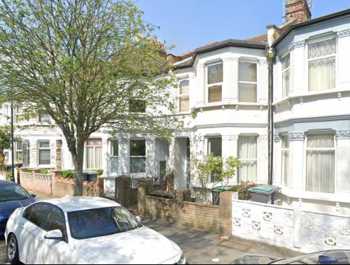 35 Frobisher Road, Haringey, London, N8