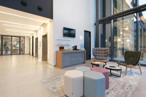 3, Lotus Park, The Causeway, Staines-upon-Thames, TW18