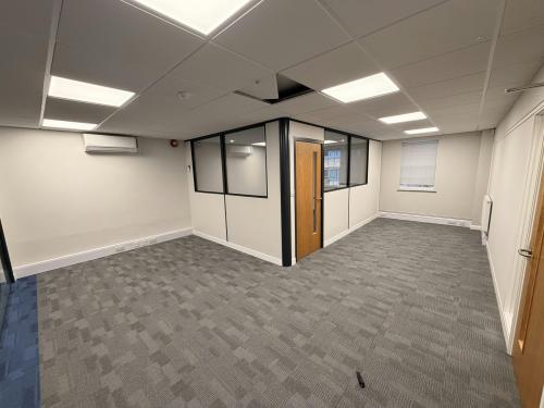 2 Grove House, Horsham, RH13