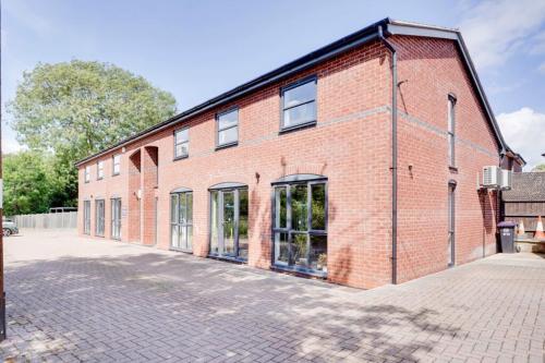 Unit 2 The Oakleys, High Wych Road, High Wych, Sawbridgeworth, CM21