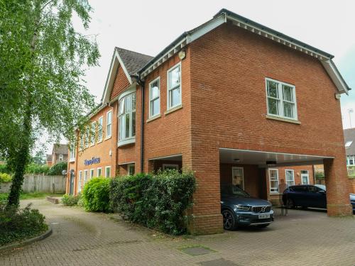 Bourne House, Queen Street, Gomshall, GU5