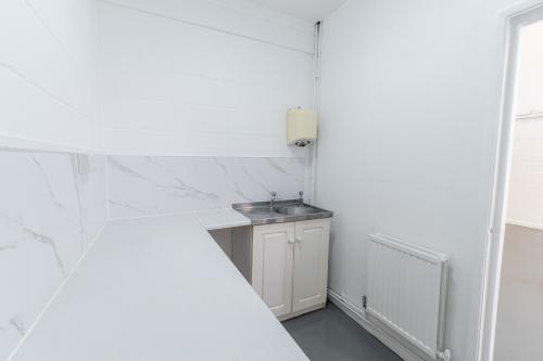 Unit 6, Progress Business Park, Progress Way, Croydon, CR0