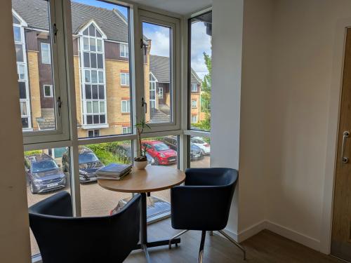 8/9 Faraday Road, Guildford, GU1