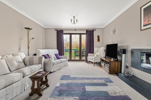 4 Sadlers Close, Hardwick, Cambridge, CB23