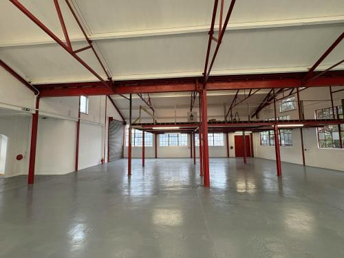 2 Harlequin Avenue, Brentford, TW8