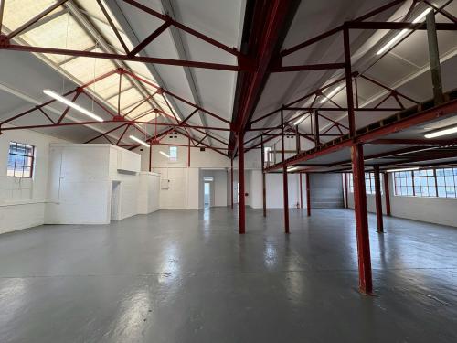 2 Harlequin Avenue, Brentford, TW8