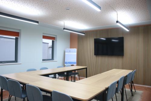 Unit 1, The I O Centre, Jugglers Close, Banbury, OX16