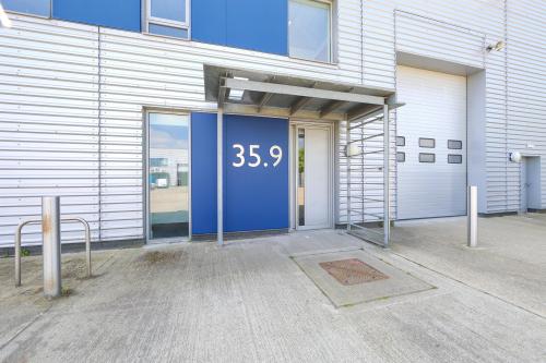 35.9 & 35.10 Cobalt White Hart Avenue, Thamesmead, London, SE28