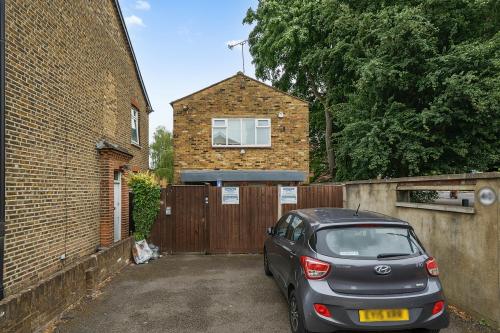40 New Windsor Street, Uxbridge, UB8