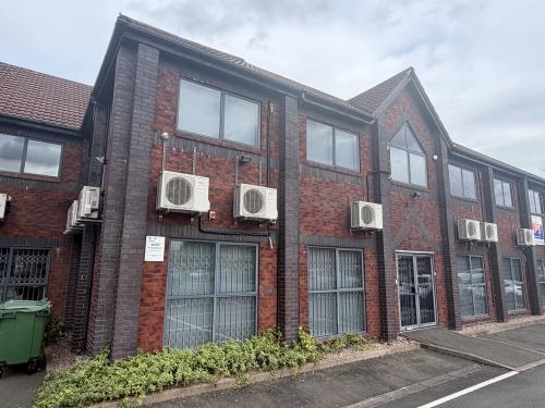 Unit 4 Salisbury House, Wheatfield Way, Hinckley, LE10