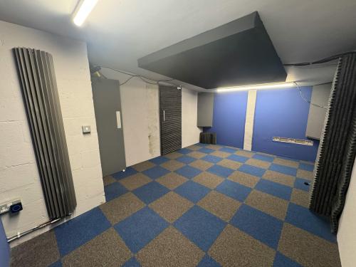 Unit 4, Bell Industrial Estate, Cunnington Street, Acton, London, W4
